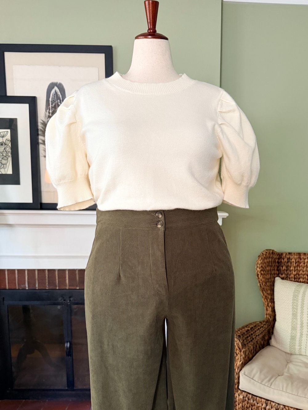 Ivory Pleated Puff Sleeve Fine-Knit Sweater - Size Approx. L